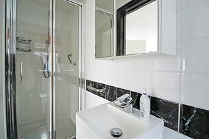 En-Suite- click for photo gallery